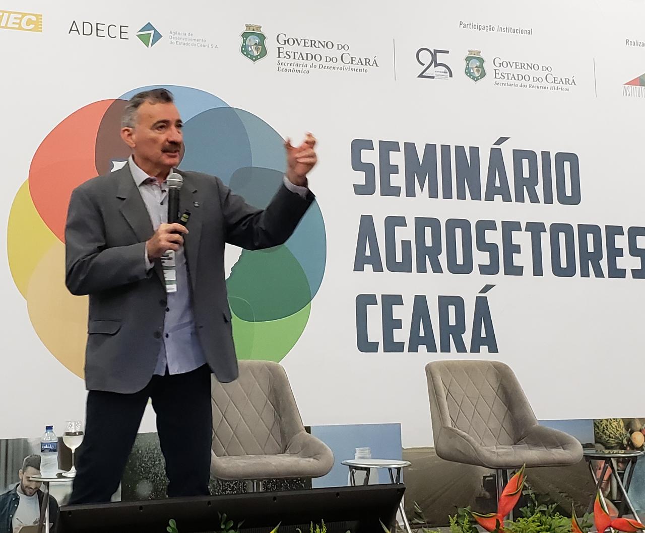 Bruno fala sobre a nova lei de agrotóxicos no Seminário Agrosetores Ceará
