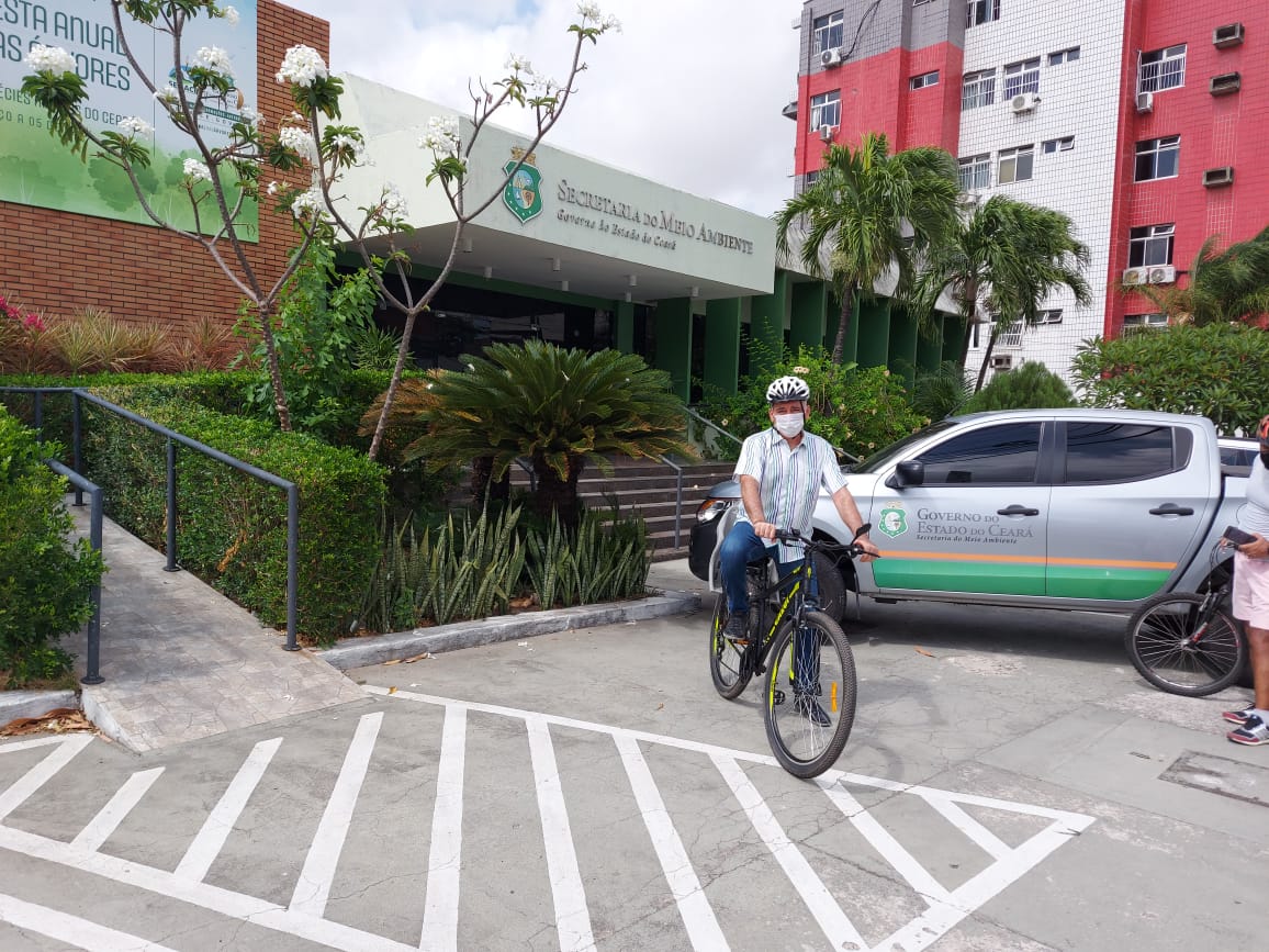 No Dia Mundial Sem Carro, secretário do Meio Ambiente chegou ao trabalho de bicicleta
