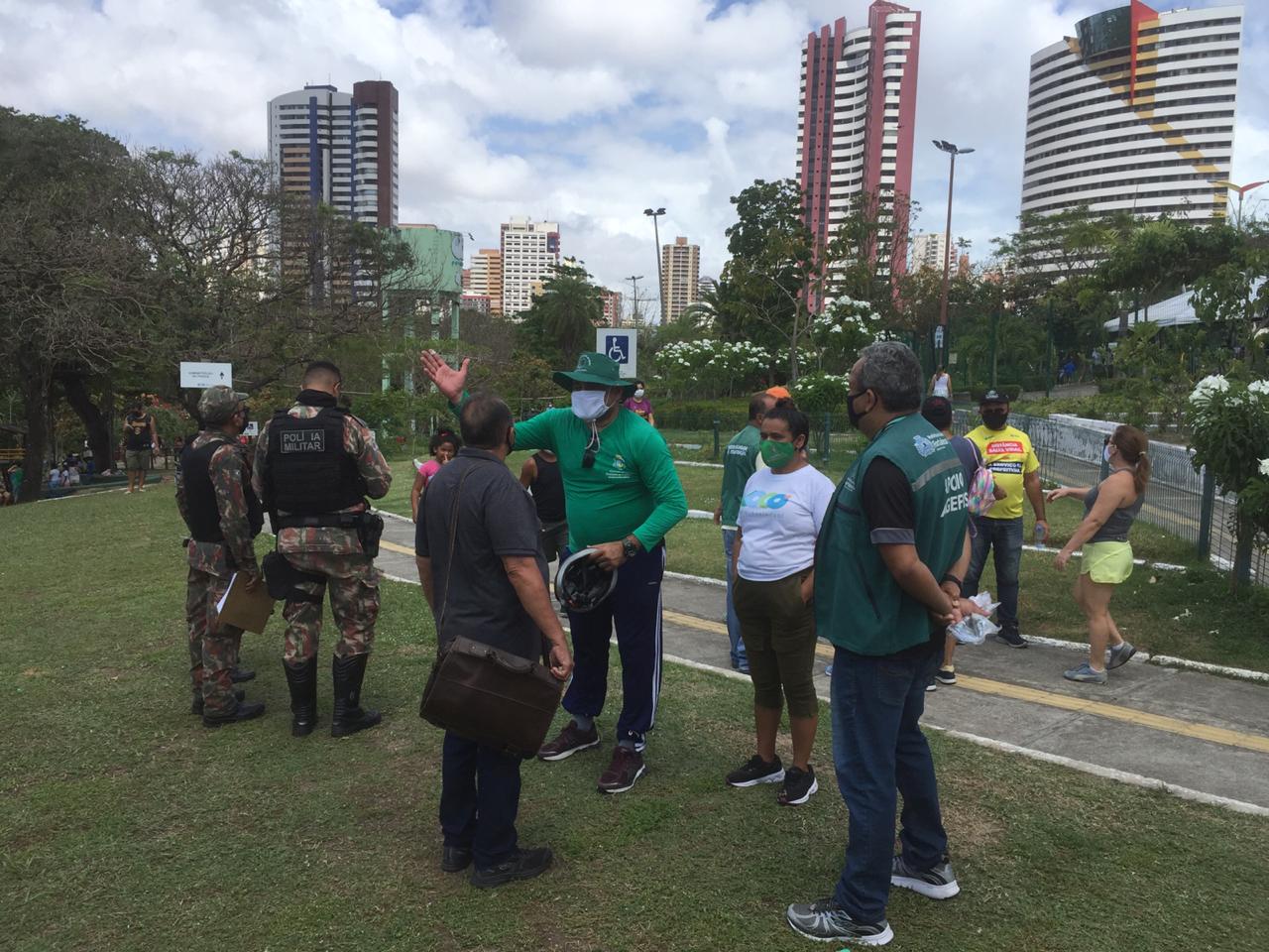 Blitze educativas no Parque do Cocó cobram uso de máscara