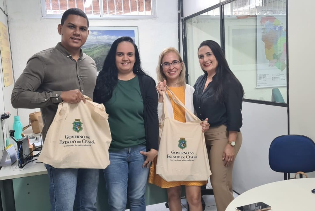 Seplag assina com a SEMA e a Socrelp termo de compromisso para adesão ao  programa Coleta Seletiva Solidária - Secretaria do Meio Ambiente