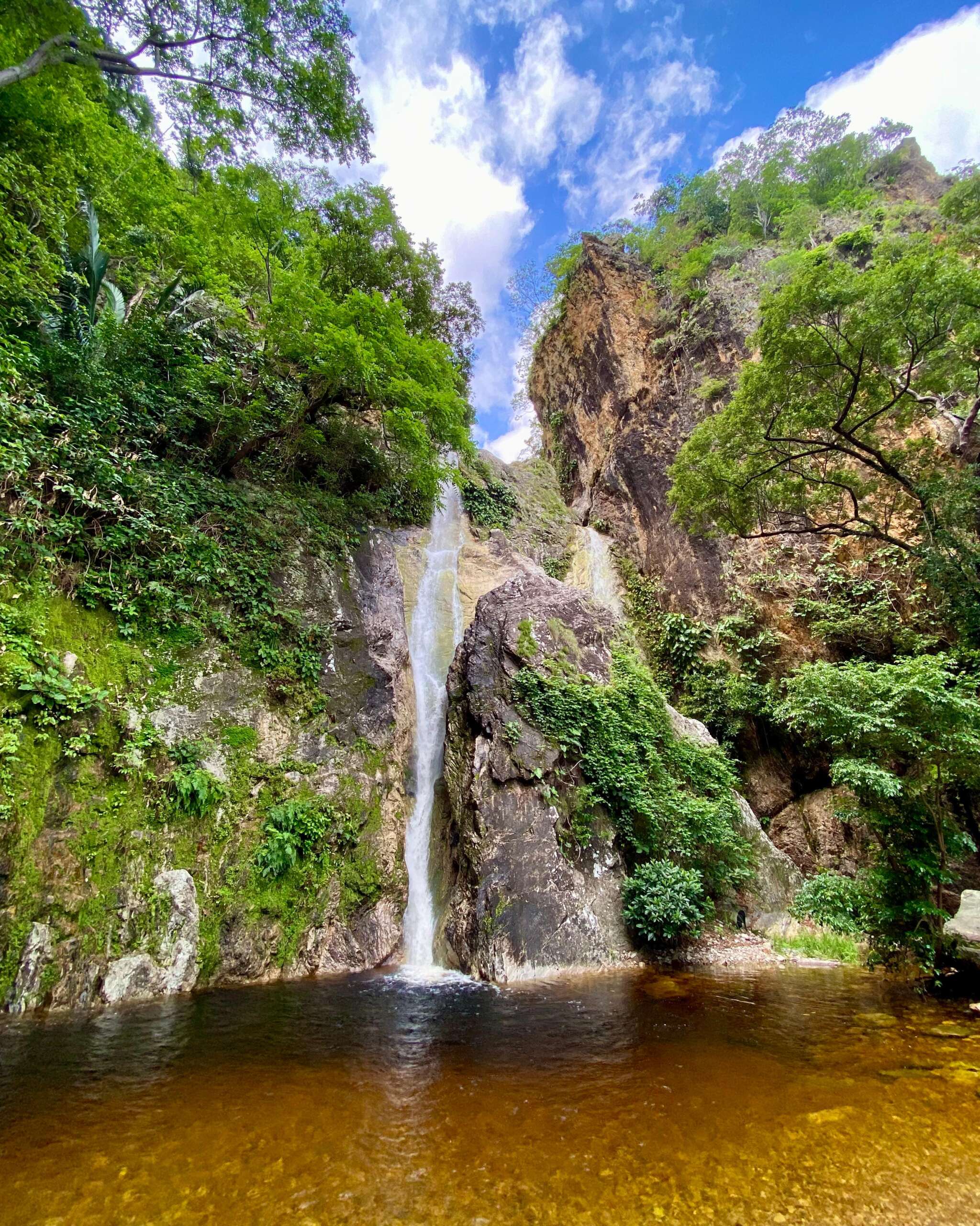 SEMA alerta para riscos de cabeças d’água na Cachoeira dos Macacos, no Parque Estadual das Carnaúbas
