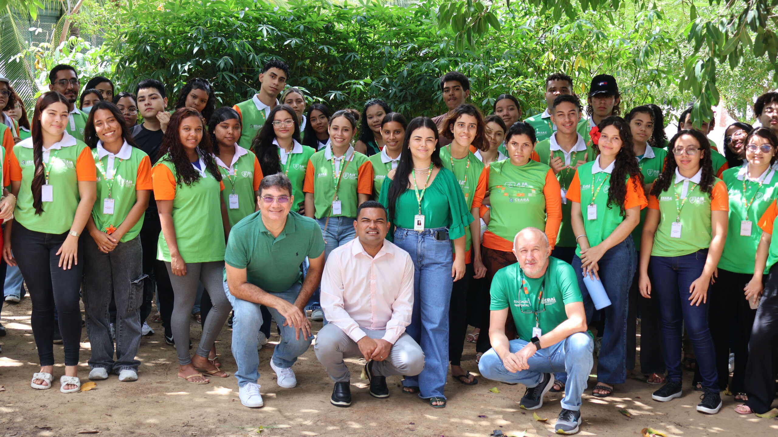 Sema realiza entrega de fardamentos para os Agentes Jovens Ambientais de Fortaleza